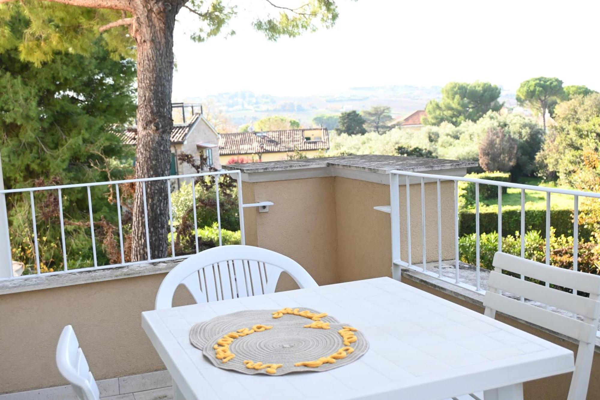 N185 - Numana, Meraviglioso Trilocale Con Terrazzo E Piscina المظهر الخارجي الصورة